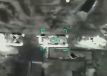 الدفاع الأوكرانية تنشر “تسجيلاً مصوراً” لاستهداف القوات الروسية بطائرات “بيرقدار” التركية
