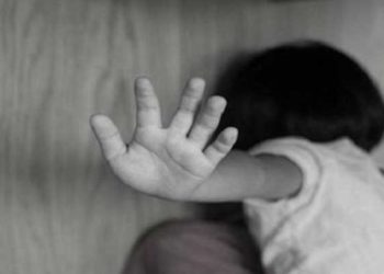 اتفقت مع زوجها على قتل ابنتها.. جريمة مروعة في أحد أحياء مدينة حمص