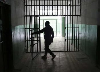 “المرصد الأورومتوسطي” يطالب بفتح تحقيق بعد وفاة معتقلين في سجون “قسد”