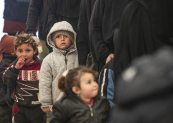 خطر “البقاء 30 عاماً” يهدد الأطفال الأجانب العالقون في مخيمات شمال شرق سوريا