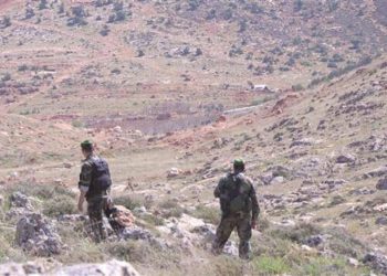 حمص.. اعتقال خمسة أشخاص بتهمة تهريب المدنيين بين سوريا ولبنان