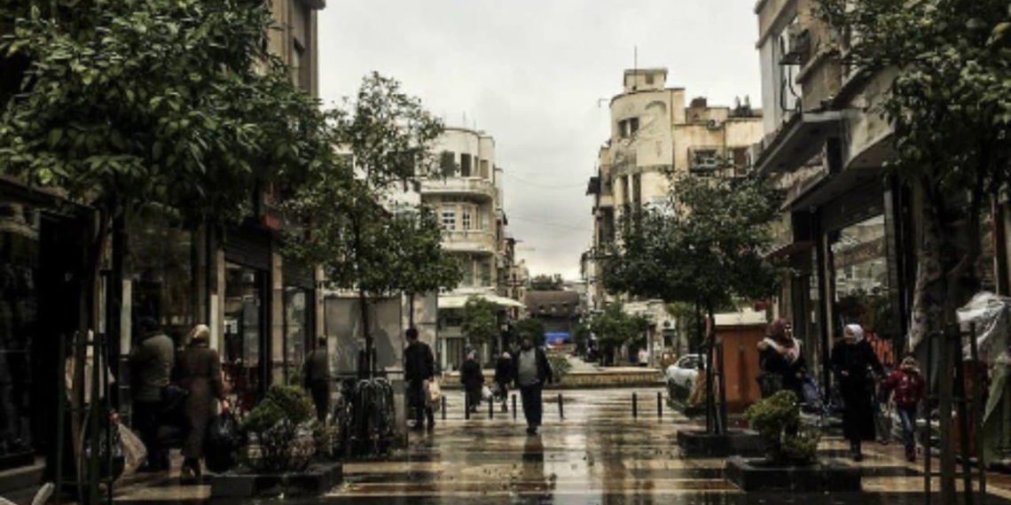 تجار في دمشق وريفها يوقفون البيع بسبب اضطراب “أسعار الصرف”