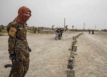 “قسد” تعتقل أعضاء من “حزب البعث” على حاجز في الرقة