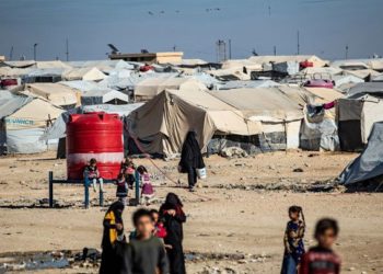 بغداد تكشف عدد العراقيين القاطنين في مخيم الهول بريف الحسكة