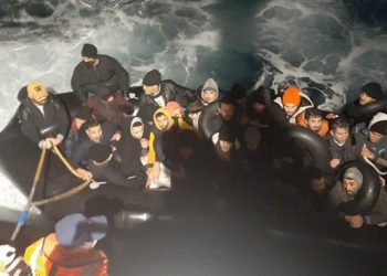 خفر السواحل التركي ينقذ 35 طالب لجوء أعادتهم اليونان