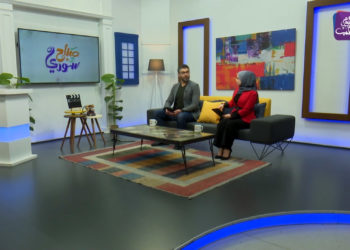 صباح سوري – 24 03 2022 – شاب سوري يرسم بالأوراق اللاصقة