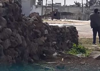 شاهد | عطب عربة مصفحة لقوات النظام في مدينة جاسم بريف درعا