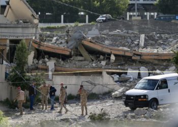 ضحايا بانفجار في مركز لحركة أمل جنوبي لبنان (فيديو)