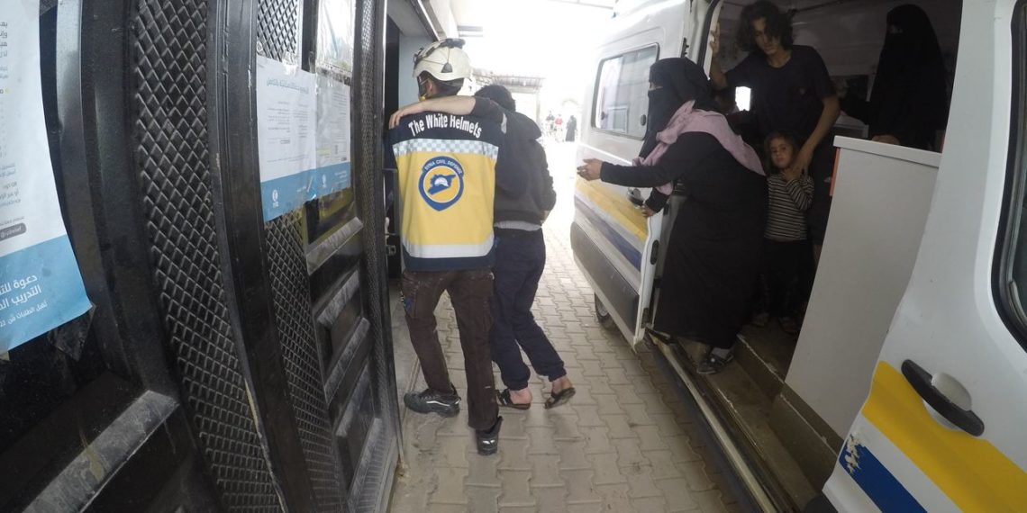 29 حالة “تسمم غذائي” في مخيمين شمالي إدلب