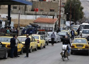 وفاة رجل خمسيني على طابور البنزين في دمشق