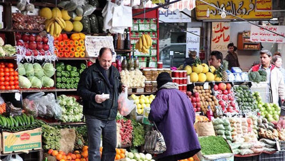 رئيس جمعية حماية المستهلك في حكومة النظام "عبد العزيز المعقالي" يؤكد ارتفاع أسعار المواد الأساسية في دمشق وريفها إلى أكثر من 60% في خلال أيام رمضان