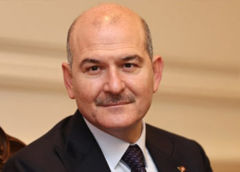 وزير الداخلية التركي "سليمان صويلو" يعلن إلغاء إجازة العيد التي تمنحها الحكومة للاجئين السوريين من أجل زيارة سوريا في الأعياد