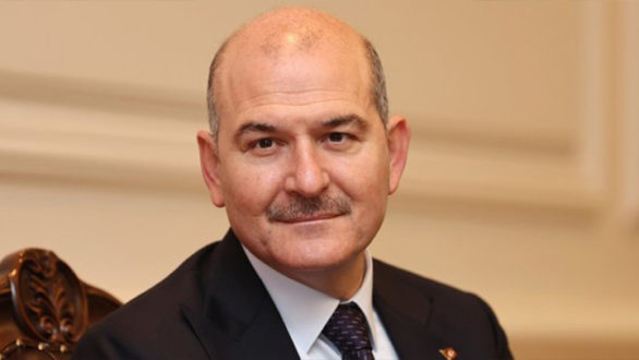 وزير الداخلية التركي "سليمان صويلو" يعلن إلغاء إجازة العيد التي تمنحها الحكومة للاجئين السوريين من أجل زيارة سوريا في الأعياد