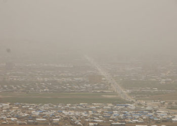 الدفاع المدني السوري يحذر من رياح قوية وهبات شديدة تتجاوز سرعتها 70 كيلو متراً في الساعة مترافقة مع عاصفة غبارية على أغلب مناطق شمال سوريا