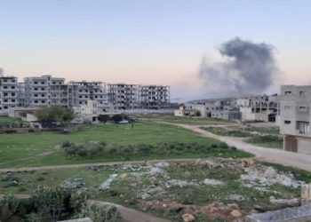 قصف إسرائيلي يستهدف معامل الدفاع التابعة لقوات النظام في قرية الزاوي بريف مدينة مصياف غربي حماة