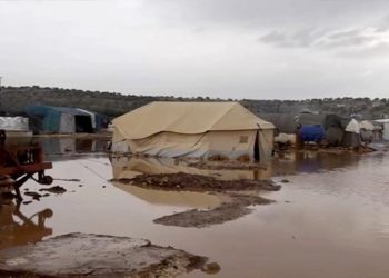 أضرار تلحق بمخيمات شمال غرب سوريا بسبب العاصفة المطرية