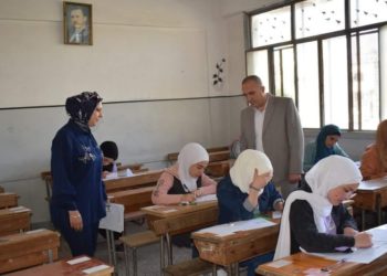 مراقب امتحاني في ريف دمشق: قطع الاتصالات “روتين” والغش مستمر بشكل منظم