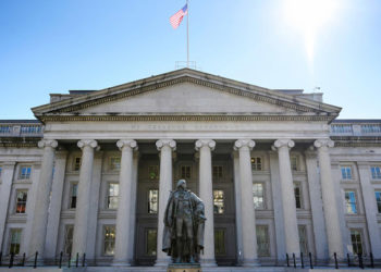 الخزانة الأمريكية تسمح ببعض الاستثمارات في مناطق سيطرة "قسد" وتؤكد استبعاد النظام من هذا الاستثناء