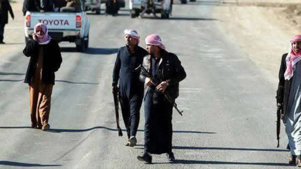 إصابة أكثر من 10 أشخاص جراء اشتباكات بين عشيرتي "الناصر" و"العجيل" قرب مدينة الطبقة بريف الرقة