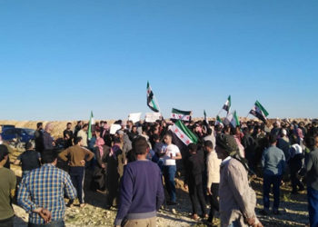 أهالي تادف بريف حلب يطالبون الجهات المعنية والجهات التركية بتحويل خط سير الخندق المعمول به في المنطقة والذي يفصل مناطق النظام عن مناطق الجيش الوطني السوري