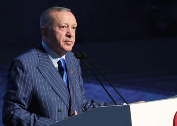 الرئيس التركي "رجب طيب أردوغان" يؤكد أن بلاده لن تطرد اللاجئين السوريين الموجودين على أراضيها حتى النهاية