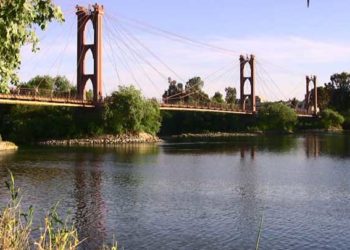 جسر دير الزور