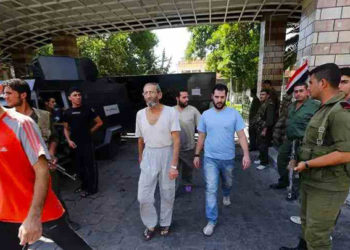 نظام الأسد يطلق سراح عشرات المعتقلين من سجن "صيدنايا" العسكري قرب العاصمة دمشق وسط فوضى وتضخيم إعلامي