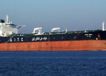 مفاوضات “سرية” حول نقل النفط من إيران إلى سوريا