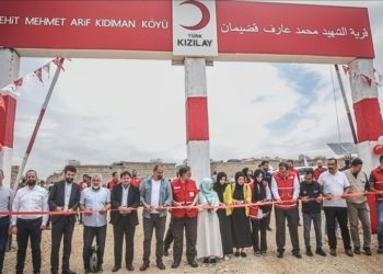 مئات المنازل الجديدة في إدلب.. ومشاعر النازحين مختلطة بين الفرحة وخيبة اﻷمل