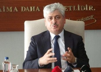 تركيا.. والي “هاتاي” يحسم الجدل حول عدد اللاجئين السوريين في الولاية