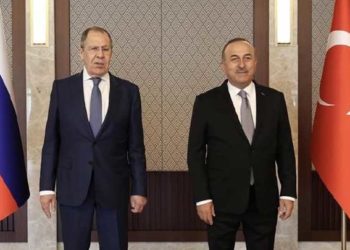 جاويش أوغلو يدعو لافروف للضغط على نظام اﻷسد