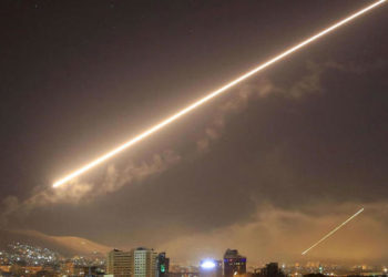 الطيران الإسرائيلي يقصف موقعين لقوات النظام جنوب دمشق