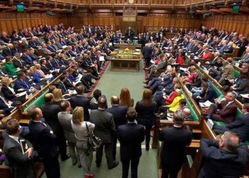 إجراء بريطاني جديد لتجاوز قرار المحكمة الأوروبية وترحيل اللاجئين