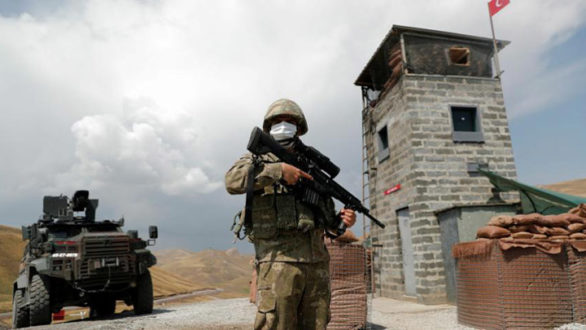 وزارة الدفاع التركية تُعلن تحييد 20 عنصراً من "قسد" في مناطق عمليتي "درع الفرات" و"غصن الزيتون" بريف حلب