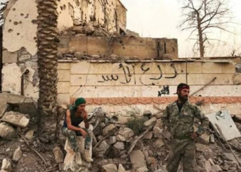 مقتل عنصرين من ميليشيا "لواء القدس" وخسائر مادية كبيرة بضربات جوية يُعتقد أنها تابعة للتحالف الدولي في مدينة البوكمال شرق دير الزور