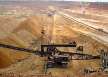 صحيفة "الغارديان" في تحقيقٍ لها تقول إن إيطاليا وإسبانيا وصربيا وبولندا وأوكرانيا استوردوا الفوسفات من سوريا بملايين الدولارات