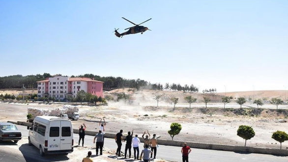 مقتل جندي تركي وإصابة 4 آخرين بقصف لـ "قسد" على مخفر حدودي مع سوريا في ولاية "شانلي أورفا" كما طال القصف أراضٍ في ولاية "غازي عنتاب"