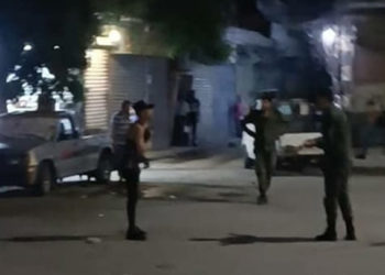 5 قتلى وإصابة آخرين بجروح جراء حادثتين منفصلتين في حلب الأولى إثر مشاجرة بين عائلتين في منطقة الشيخ سعيد والثانية بإلقاء أحد الأشخاص قنبلتين يدويتين في حي الميدان