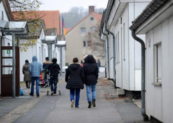 صحيفة "ذي تلغراف" الهولندية تقول إن الائتلاف الحاكم في هولندا ينظر الآن إلى أزمة اللجوء على أنها أزمة كبيرة وقابلة للاشتعال سياسياً