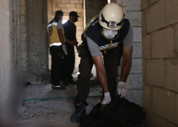 الدفاع المدني السوري: مقتل 4 أطفال أشقاء بانفجار لغم من مخلفات حرب ضمن منزل غير مسكون في نفس البناء القاطنين فيه في مدينة بنش شرقي إدلب