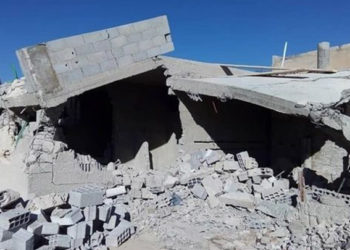 بلدية ريف دمشق التابعة لحكومة النظام تهدم 7 قصور وعدداً من المحال التجارية منتهية الإكساء و5 تصاوين بناء بسبب أنها "مخالفة" في منطقة حتيتة بريف دمشق