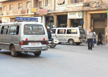 أهالي مدينة حماة يشتكون من تقاضي سائقي النقل الداخلي أجوراً عالية في ظل الأوضاع الاقتصادية والمعيشية السيئة