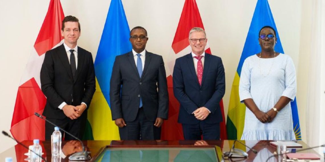 الدنمارك لاجئين رواندا