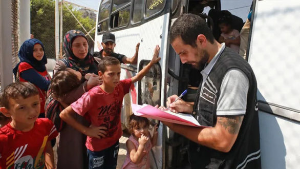 عضو الهيئة السياسية في الائتلاف الوطني السوري سليم إدريس: المناطق التي يريد البطريرك الماروني اللبناني بشارة الراعي إعادة اللاجئين إليها لا يمكن أن تكون آمنة بوجود نظام الأسد