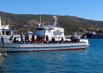 خفر السواحل التركي يضبط 231 طالب لجوء كانوا على متن قارب صيد في ولاية إزمير غربي البلاد وكانوا يحاولون التوجه إلى إيطاليا