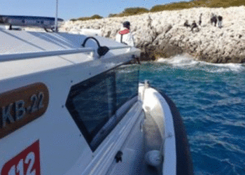 إنقاذ لاجئين في أنطاليا التركية