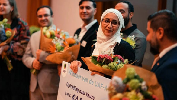 لاجئ سوري لبنى عبدو جائزة التميز UAF هولندا