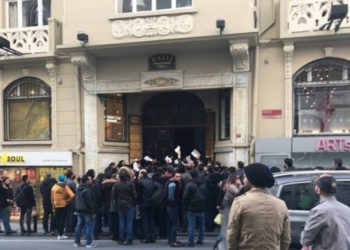 قنصلية النظام بإسطنبول تركيا اللاجئون السوريون جواز السفر