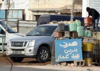 مستغلين شح الوقود.. أرباح كبيرة للمهرّبين بين سوريا ولبنان