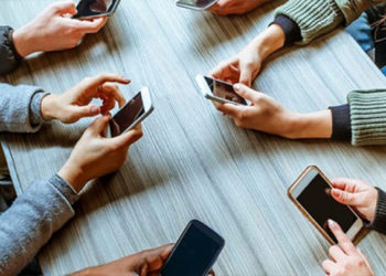 وسائل التواصل الاجتماعي